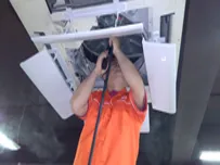 吊顶式加速器梯子室内机清洗